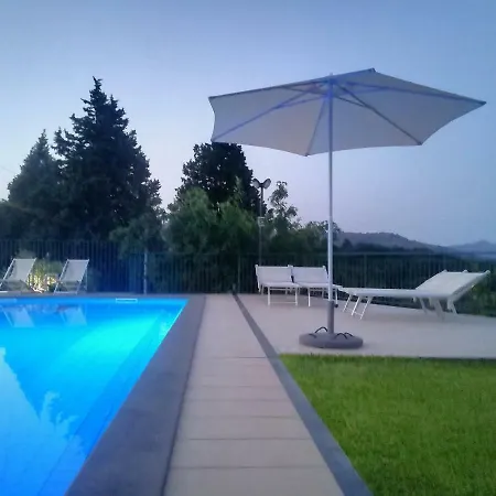 Capogrecale - Piscina Riscaldata *